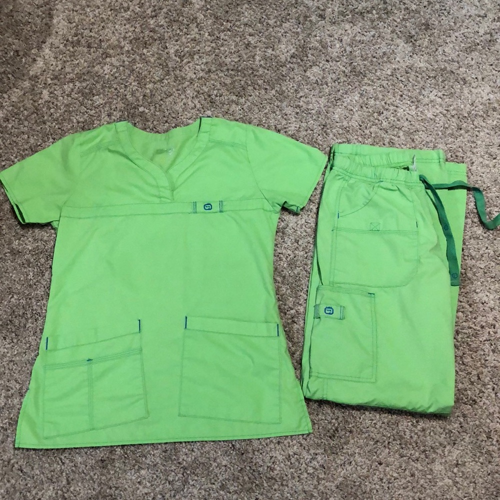 Wonderwink scrubs top and bottom